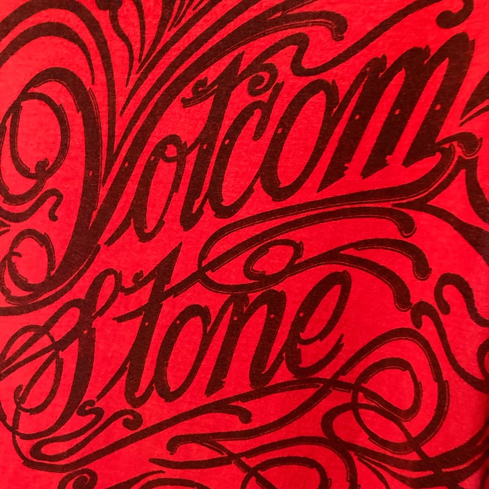VOLCOM STONE. Vibrant RED Size Medium